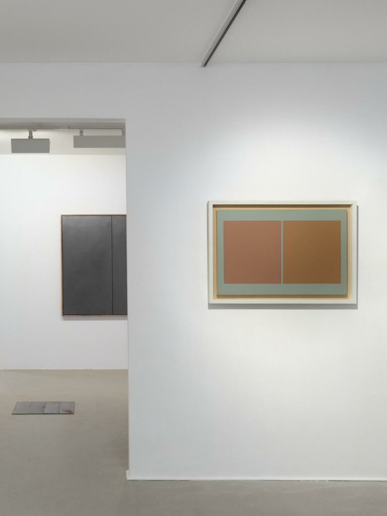 Carl Andre, James William Murray and Masaaki Yamada, Installation Shot of the exhibition "Blocks & Grids" at Stephane Simoens Contemporary Fine Art in Knokke © The Artists, Image Courtesy Stephane Simoens Contemporary Fine Art