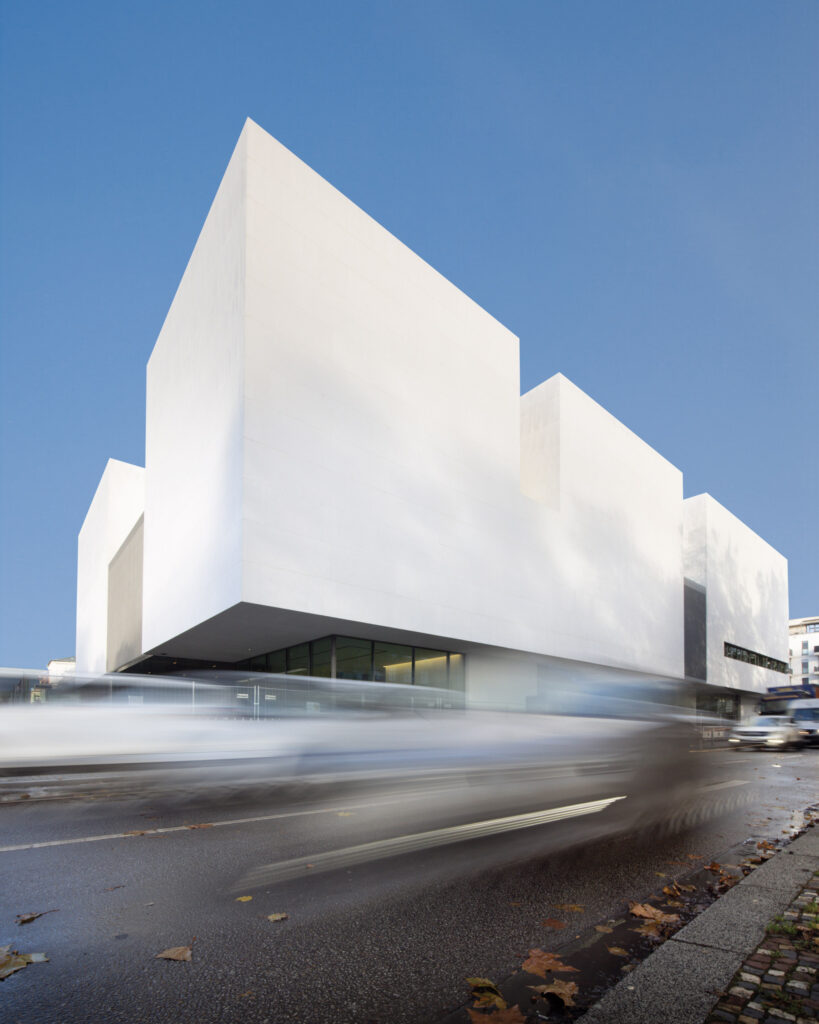 Front view of the Museum Reinhard Ernst from Rheinstraße © Reinhard & Sonja Ernst-Stiftung, Museum Reinhard Ernst, Photography Helbig Marburger 2024