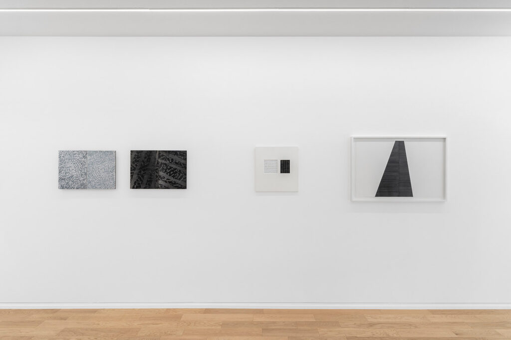 Installation view of Max Wechsler / Mathieu Bonardet: En Vis-À-Vis at Galerie etc. in Paris, Courtesy Galerie etc., © Nicolas Brasseur